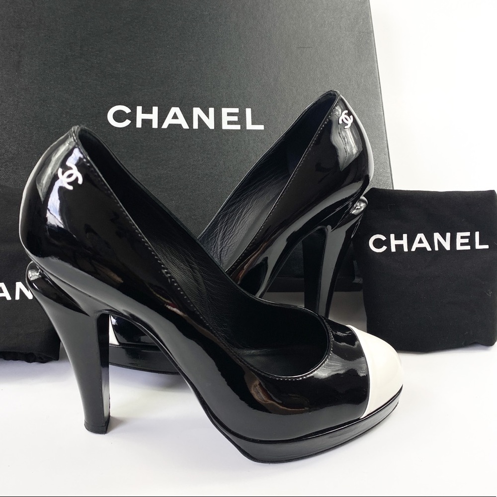 CHANEL Black White Patent Leather heel Size 36 1/2
